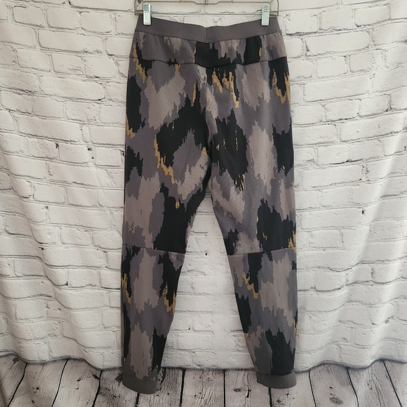 Lululemon x Robert Gellar Take The Moment Jogger - Picture 4 of 8